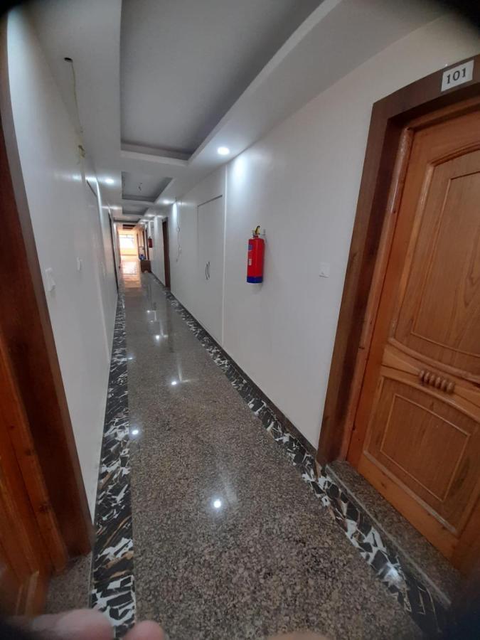 Hotel Zoon Dabb Srinagar Airport Kashmir Exteriör bild