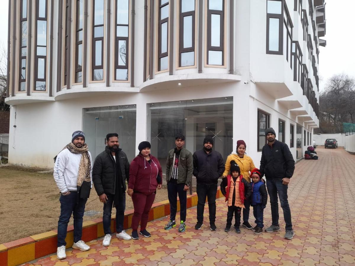 Hotel Zoon Dabb Srinagar Airport Kashmir Exteriör bild