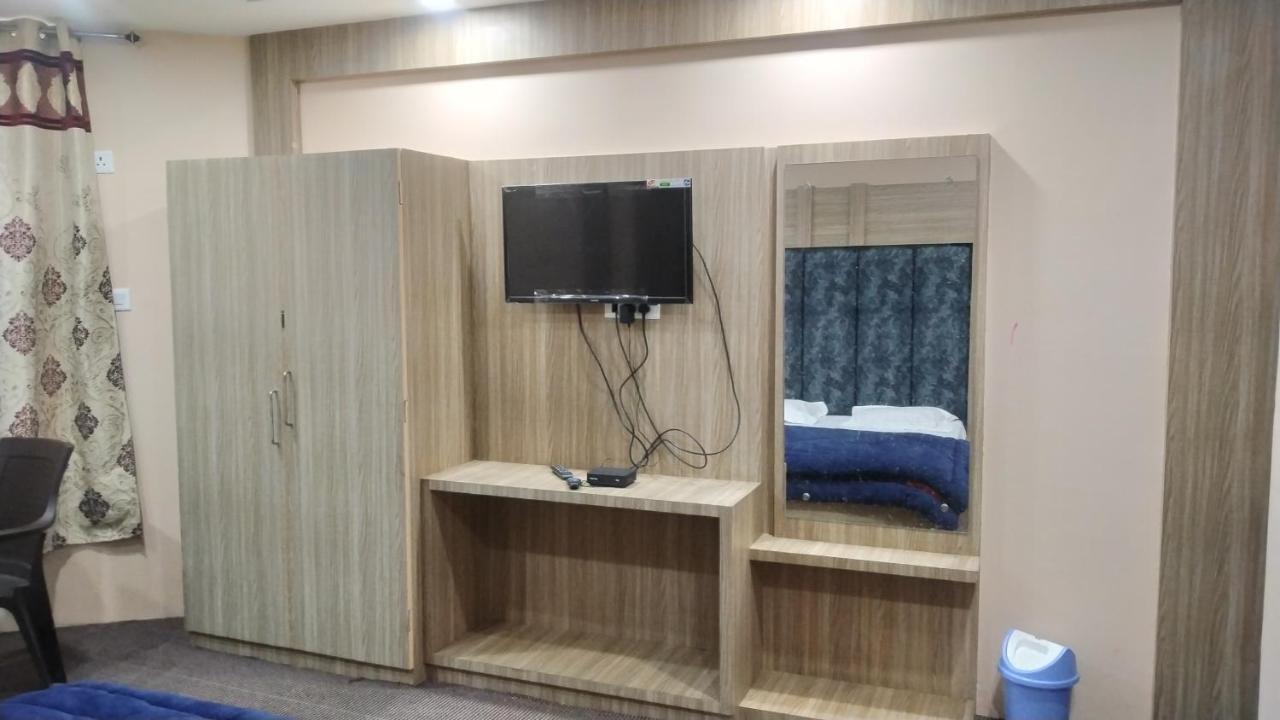 Hotel Zoon Dabb Srinagar Airport Kashmir Exteriör bild