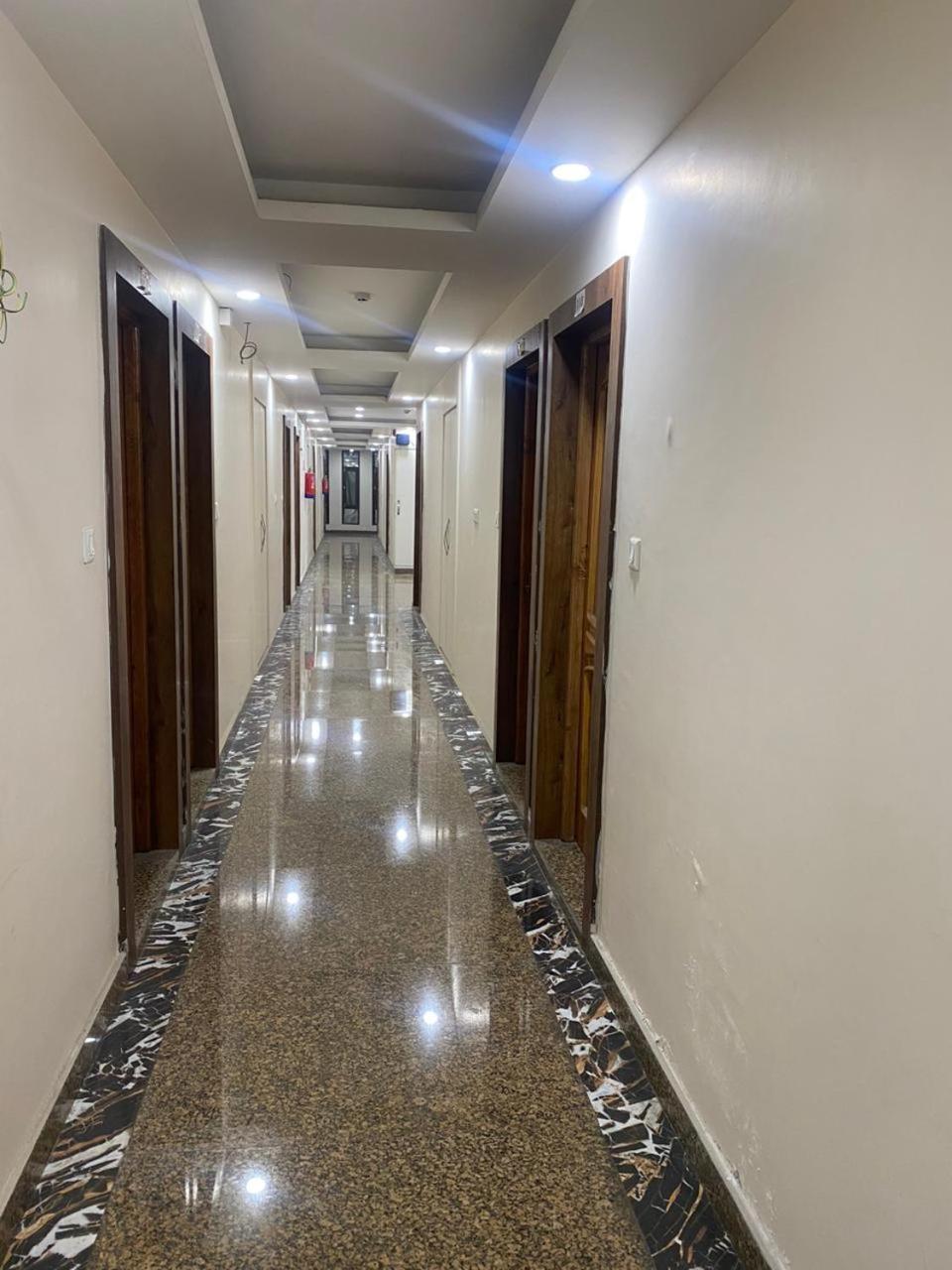Hotel Zoon Dabb Srinagar Airport Kashmir Exteriör bild