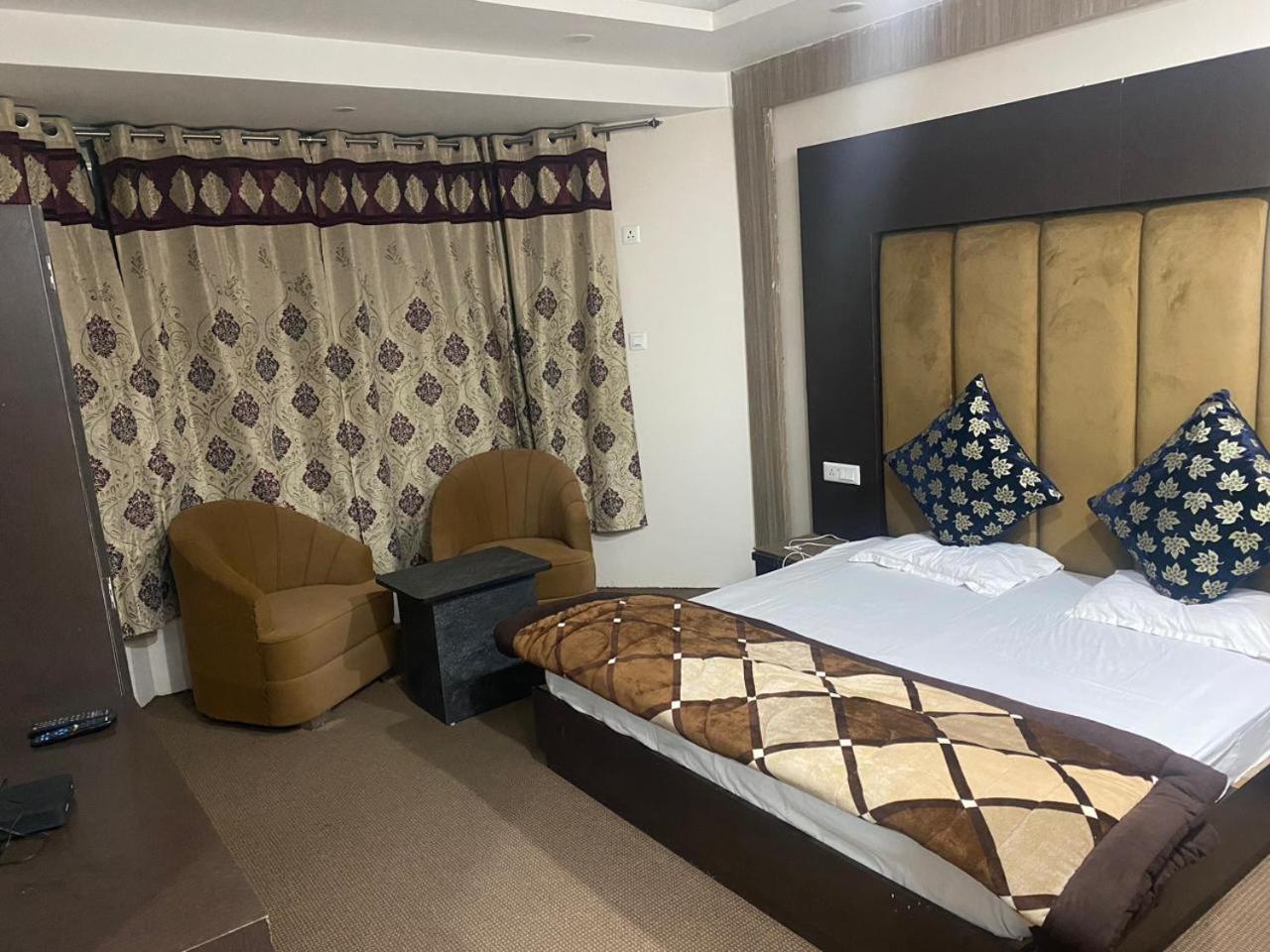 Hotel Zoon Dabb Srinagar Airport Kashmir Exteriör bild