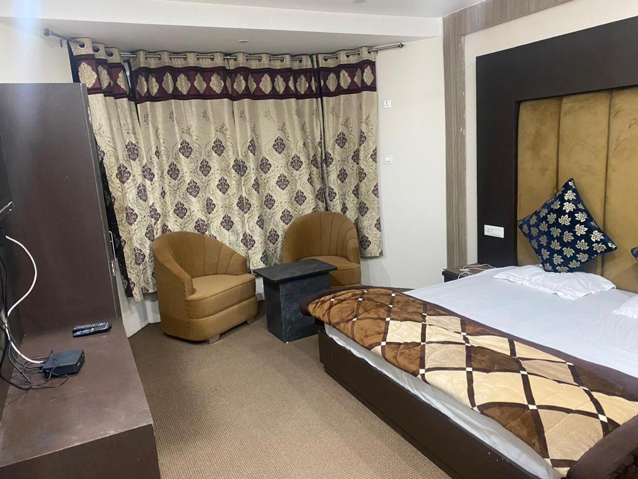 Hotel Zoon Dabb Srinagar Airport Kashmir Exteriör bild