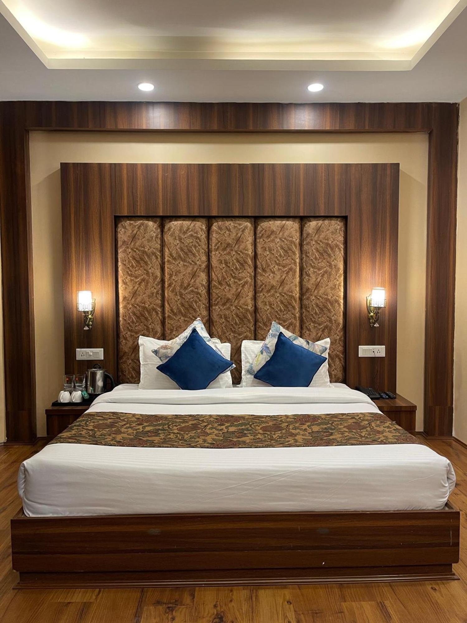 Hotel Zoon Dabb Srinagar Airport Kashmir Exteriör bild