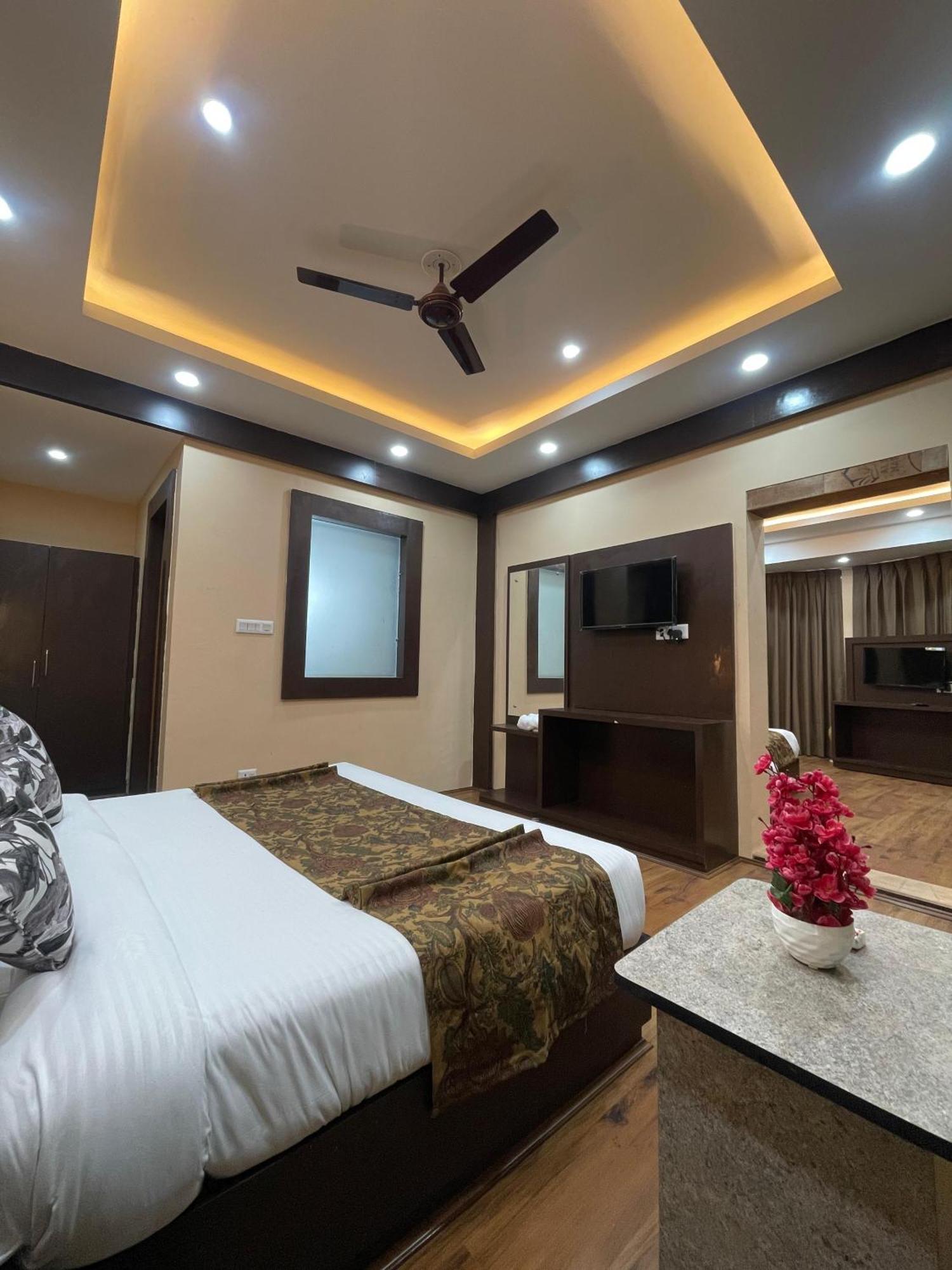 Hotel Zoon Dabb Srinagar Airport Kashmir Exteriör bild