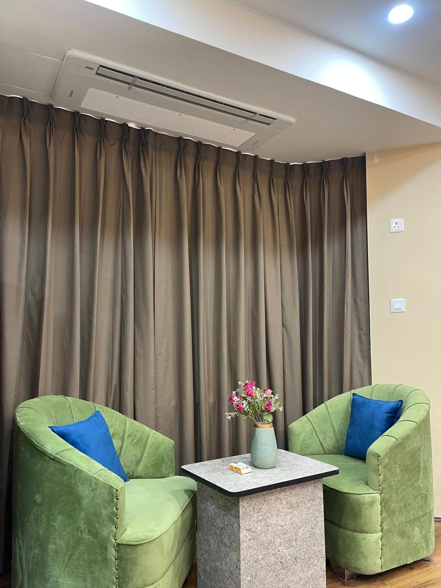 Hotel Zoon Dabb Srinagar Airport Kashmir Exteriör bild