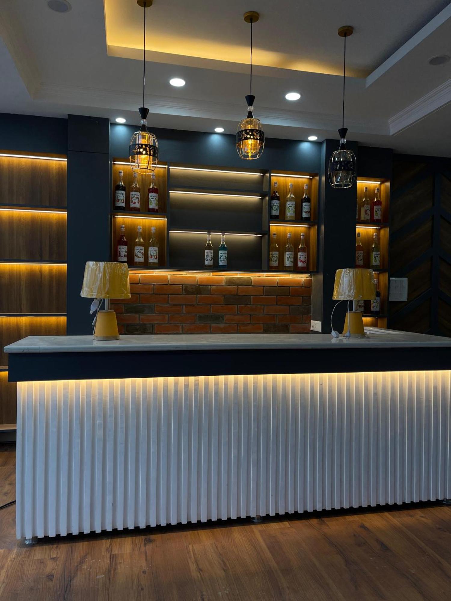 Hotel Zoon Dabb Srinagar Airport Kashmir Exteriör bild