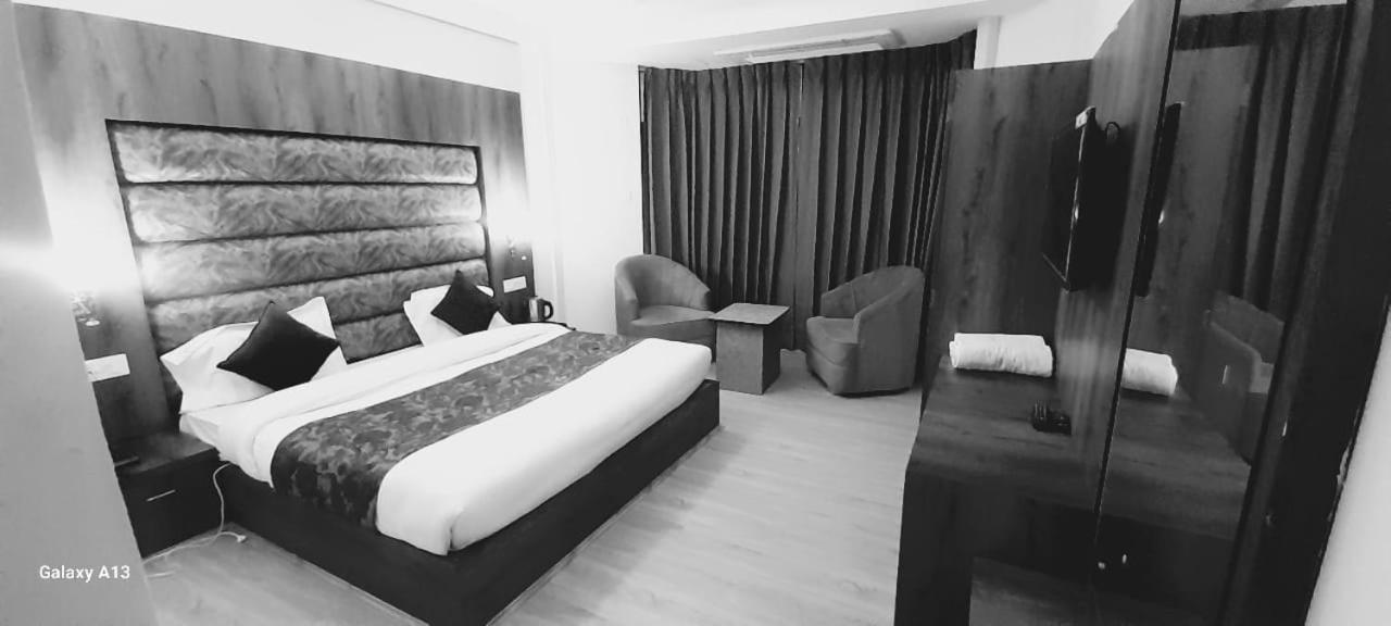 Hotel Zoon Dabb Srinagar Airport Kashmir Exteriör bild