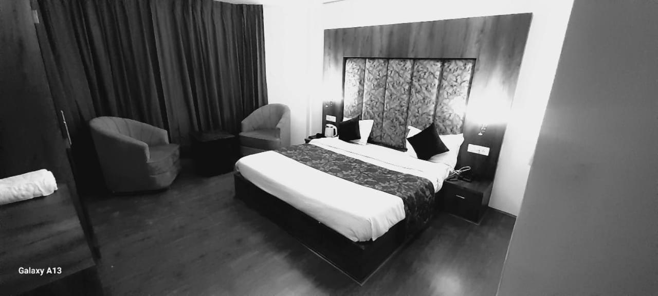 Hotel Zoon Dabb Srinagar Airport Kashmir Exteriör bild